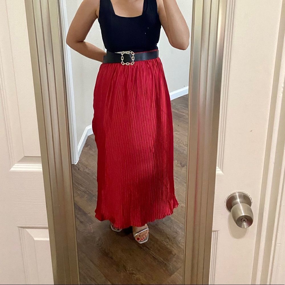 Beautiful Red Skirt / Flint & Moss New York